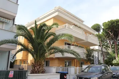 Image de premier étage 103 avec double balcon