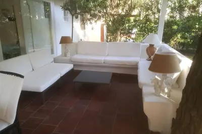 Image de Villa avec gardien H24, véranda, plage, golf.
