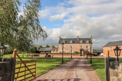 Image de Rhandregynwen Hall, Quatre Croix