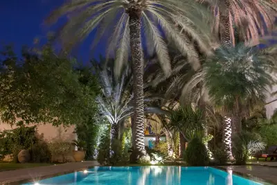 Image de Luxurious bungalow in the city center, with swimming pool and a few steps from the beach