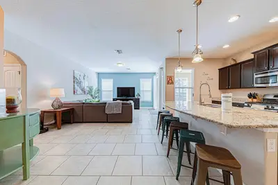 Image de Nouvelle famille Davenport Home au Solterra Resort avec rivière paresseuse et piscine privée!