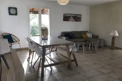 Image de Renovated house, 300m from the beach, with a boule court