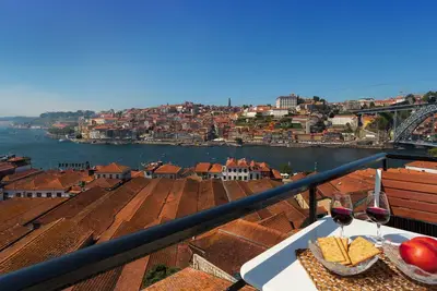 Image de Appartement Vegan au Dernier Étage - Vues Superbes sur Porto et le Douro