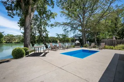 Image de Nouveau Braunfels Dream House avec Back Oasis Porch