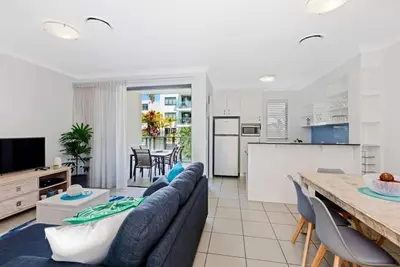 Image de Villa au bord de la piscine dans un complexe privé