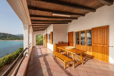 Image de Villa Golfo degli Angeli avec des couchers de soleil à couper le souffle sur la mer
