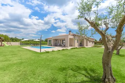 Image de Newbuild Villa Vitis Vitae ***** 1. 400m2 de jardin, Istrie centrale