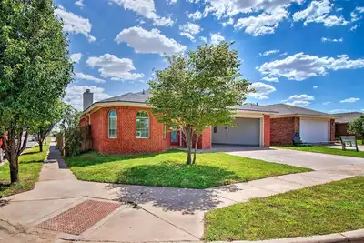 Image de Nouveau! Lubbock Home avec animaux acceptés pour les animaux de compagnie - 6Mi à Ttu