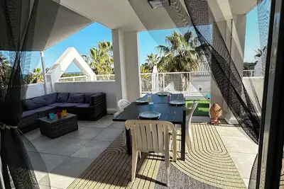 Image de T3 Duplex - rénové en 2024 - Front de mer avec grande terrasse, vue sur la mer