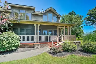 Image de Lac Conneaut Home w \/ Fire Pit 0. 7 Mi Ă la plage \/ parc