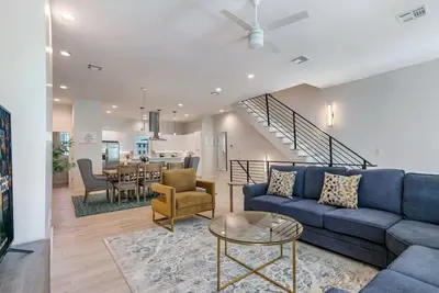 Image de 4br Maison de ville dans Bienville Villas