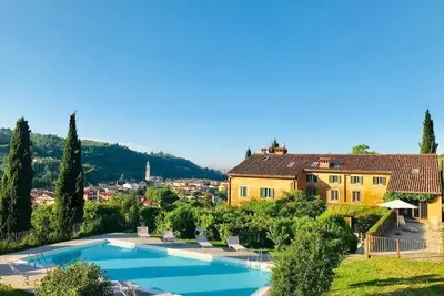 Partie de villa avec piscine privée