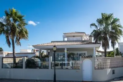 Image de Villa 5 étoiles à la plage avec bain à remous - \"Villa Sueno\" (Villa de rêve)
