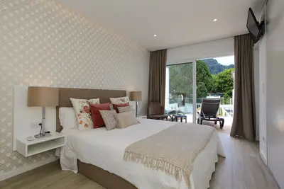 Image de Villa moderne dans le centre de Furnas