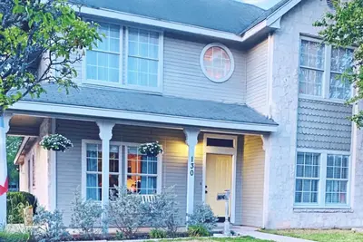Image de Cozy Home moins d'un mile de Main St! Mariages, shopping, jours de marché