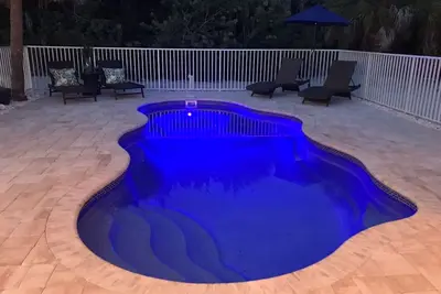 Image de Maison De Luxe, Piscine SURDIMENSIONNÉE, Juste Vers L’OCÉAN! À Voir Absolument! Inquire Now!