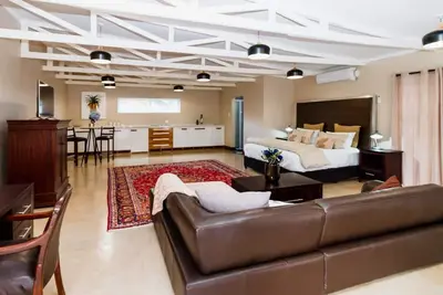 Image de Appartement moderne près de l'aéroport de Port Elizabeth / Wifi Gratuit