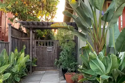Image de Marchez jusqu'à Trendy Temescal & College Ave - 2+ Br