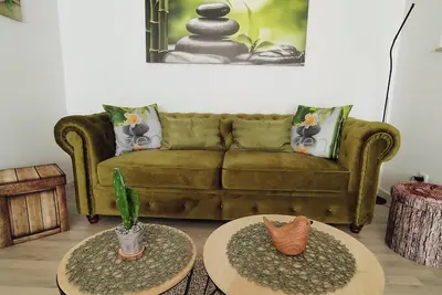 Image de Appartement moderne et calme avec 2 pièces - balcon, Wlan, Tv, près du centre-ville