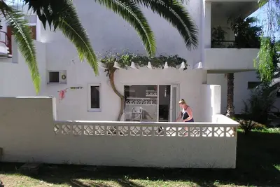 Image de appartement rez de chaussée avec grande terrasse