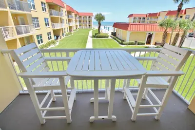 Image de Playful, Beachy Condo avec vue sur l'océan!