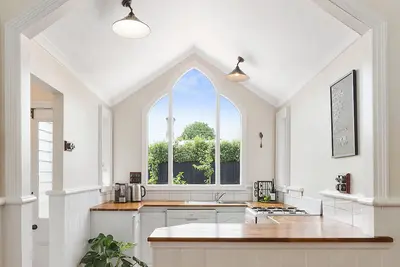 Image de ★ Cottage central ★ Sun Drenched Yard ☀ Lit king avec petit-déjeuner + WiFi