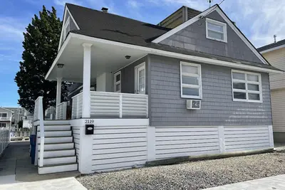 Image de Belle vue sur la baie par le pont de la 21 rue. Confortable, amusant et dort