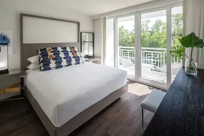 Image de Suite Fantastique Junior King, Piscine, Plage PRIVÉE