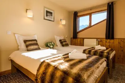 Image de 250m du centre station, sauna, hammam, balcon, télévision, casier à ski, 59m², Val Thorens