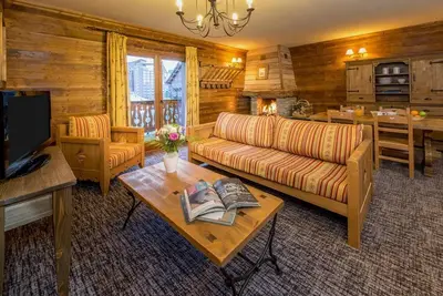 Image de 100m des commerces, remise en forme, piscine, sauna, balcon, télévision, casier à ski, 63m²