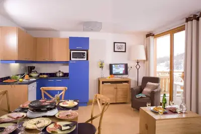 Image de 50m des commerces, piscine, balcon, 30-32m², Les Orres