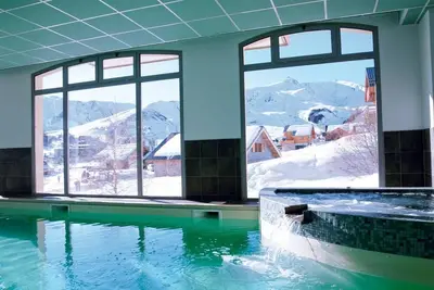 Image de À 50m des pistes de ski, piscine, sauna, hammam, terrasse, balcon, télévision, casier à ski, 54-62m²
