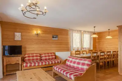 Image de Wifi, 150m des commerces, piscine, sauna, hammam, balcon, cheminée ou poêle à bois, télévision