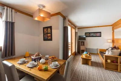 Image de Piscine, sauna, hammam, terrasse, balcon, télévision, casier à ski, 41-49m², La Toussuire