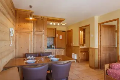 Image de Wifi, 200m du centre station, remise en forme, piscine, sauna, balcon, télévision, casier à ski