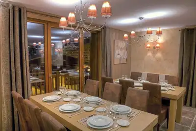 Image de Wifi, 300m du centre station, remise en forme, piscine, sauna, hammam, balcon