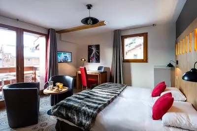 Image de 300m des commerces, piscine, sauna, hammam, terrasse, balcon, télévision, casier à ski, 35-42m²