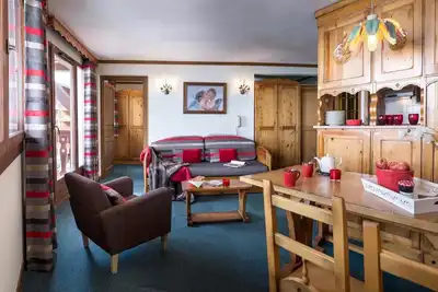 Image de 100m du centre station, remise en forme, balcon, télévision, casier à ski, 45m², Val Thorens