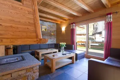 Image de Chalet, 50m du centre station, remise en forme, piscine, sauna, balcon, cheminée ou poêle à bois