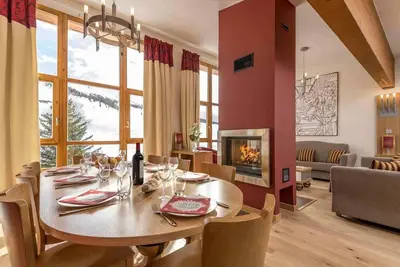 Image de Remise en forme, piscine, sauna, hammam, cheminée ou poêle à bois, télévision, casier à ski, 76-84m²