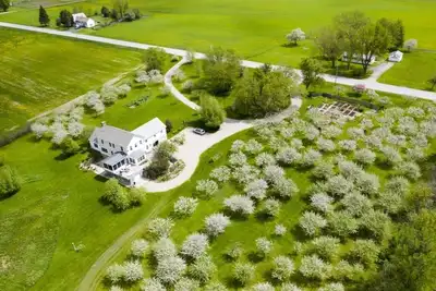 Image de Vue à 360 ° sur la montagne depuis un verger biologique près de Middlebury, dans le Vermont
