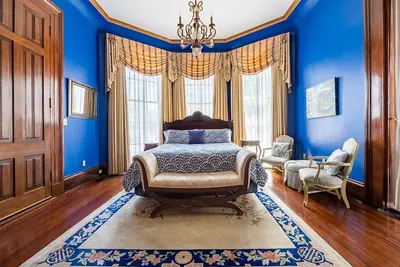 Image de Garden District Jacuzzi Suite dans un manoir victorien à l'élégance et au charme modernes