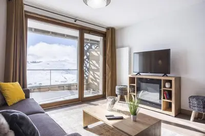 Image de Wifi, 200m des commerces, remise en forme, piscine, terrasse, balcon, télévision, casier à ski, 70m²