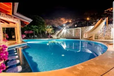 Image de Villa entière avec grande terrasse 2 chambres 2 salles de bains avec piscine communautaire magnifique