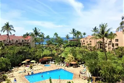 Image de Maui Private end unit Kamaole Sands Resort, cour intérieure au rez-de-chaussée