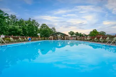 Image de Villa sur le parcours de golf 18 trous | 3 miles du centre-ville de Branson