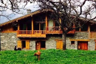 Image de Luxueux Chalet Dans Un Authentique Village De Montagne