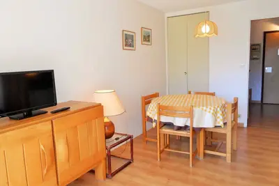 Image de Studio cosy, au pied des pistes avec balcon, parking et casier à ski