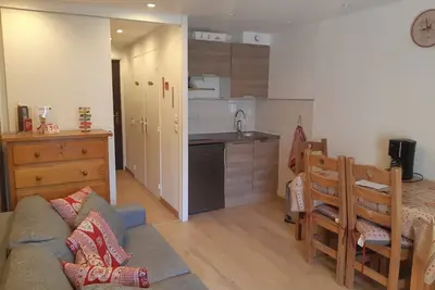 Image de Studio rénové près des pistes avec balcon, animaux acceptés