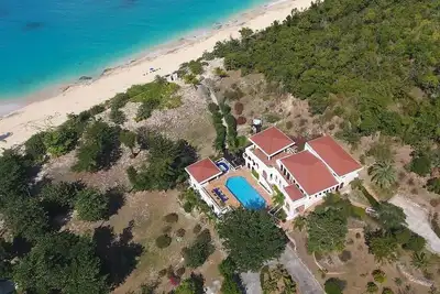 Image de Joie de Vivre - Villa 3 chambres sur la plage à Terres Basses - WiFi gratuit